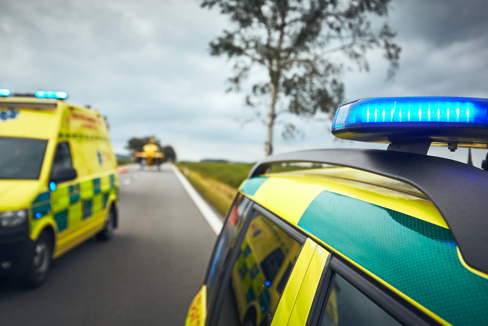 Interior de ambulância equipada com câmeras e sensores de videotelemetria.