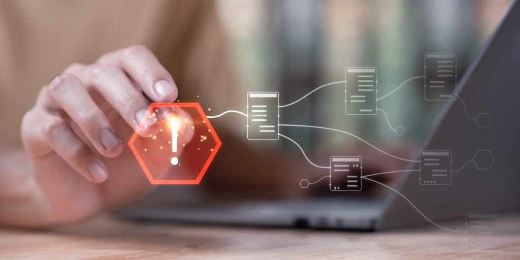 Fluxograma de resposta a incidentes exibido em tela, com etapas: detectar, validar, acionar, registrar e aprender.
